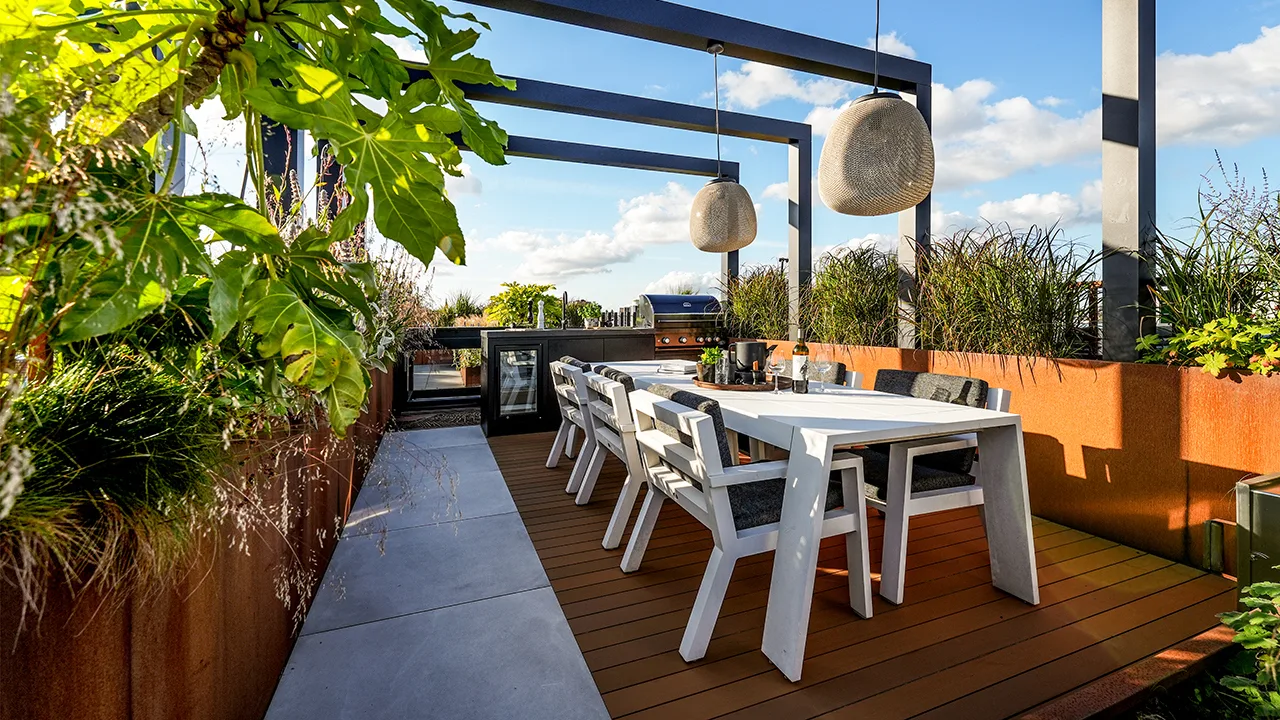 Artistic floral roofgarden 1280x720 1