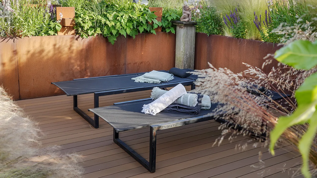 Artistic floral roofgarden 1280x720 2